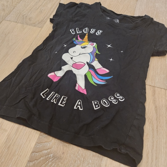 UNDER DISGUISE | Floss like a boss! - Picture 2 of 4